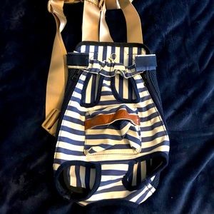 Dog carrier front/backpack